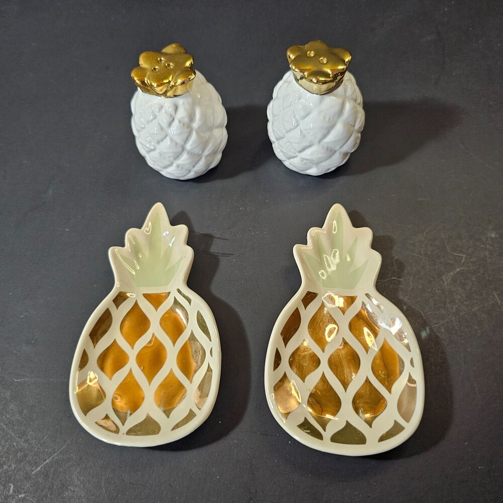 Set Pineapple Salt and Pepper Shakers, Trinket Trays White Gold